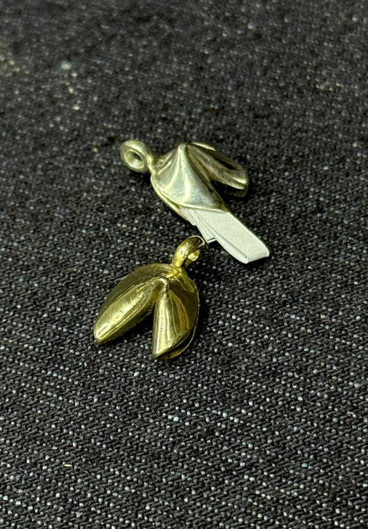 Domínate charm